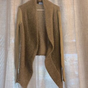 🔥Vera Wang Sweater